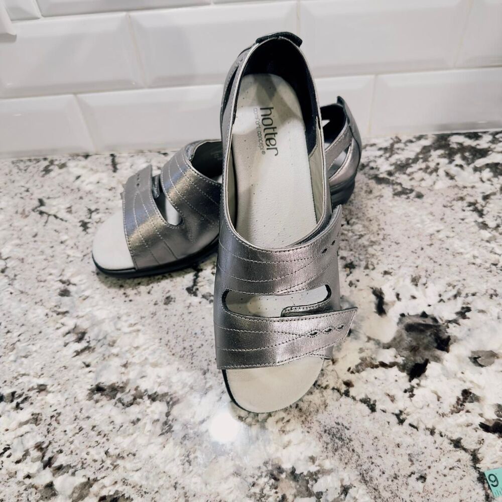 Women's Silver Leather Sandals Size 6.5